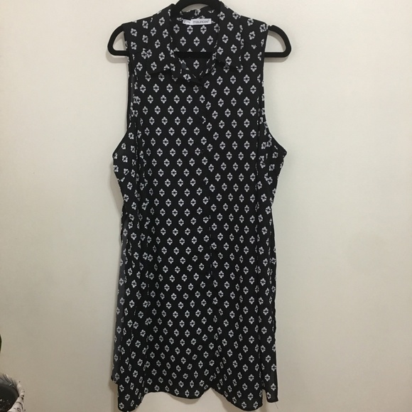 Maurices Dresses & Skirts - MAURICES printed sleeveless shirtdress AC20